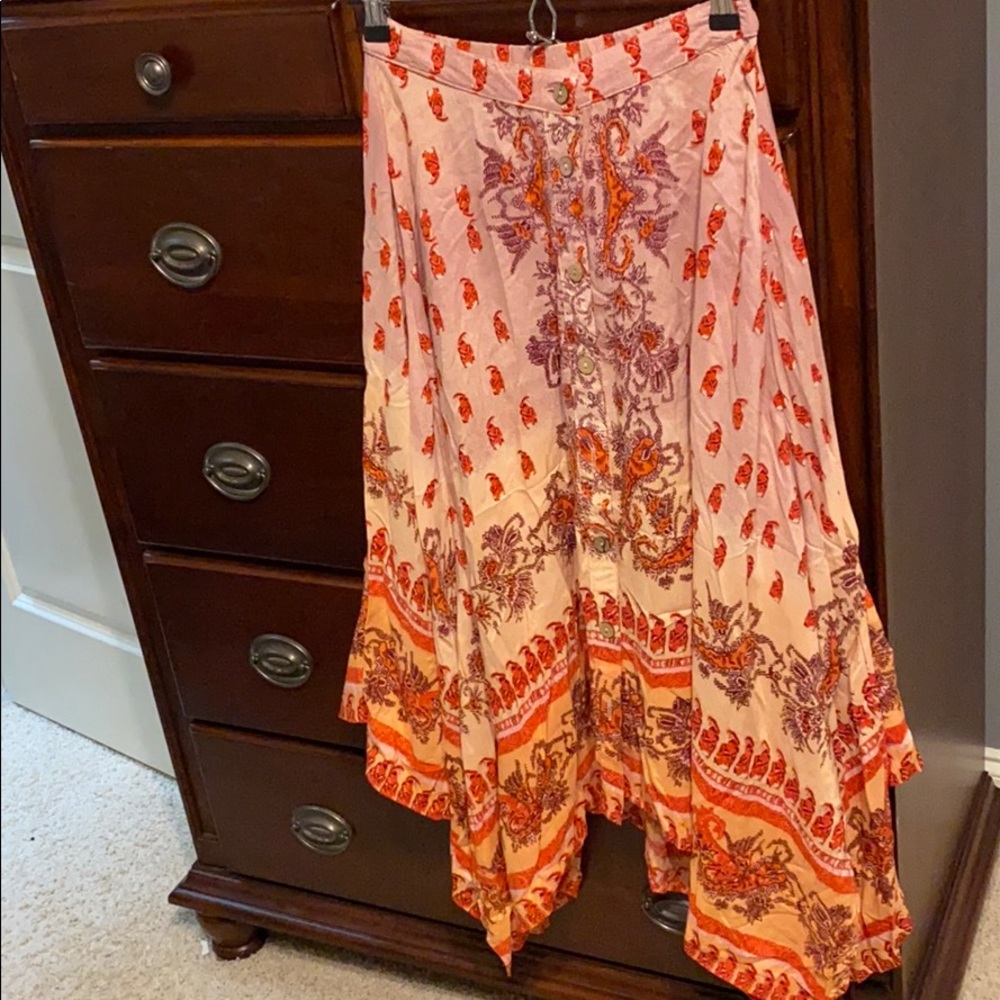Beautiful Handkerchief Skirt! Size: Small